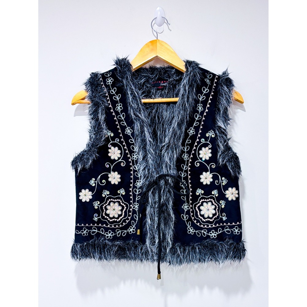 NITROGEN Black faux fur vest | Embroidered Boho | Medium